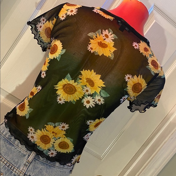 Originality Black Floral Sunflower Mesh Crop Top - Picture 7 of 11